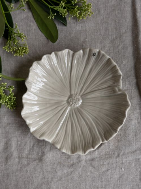Hovedbilde Blomster fat beige, 15x15x3 cm, keramikk