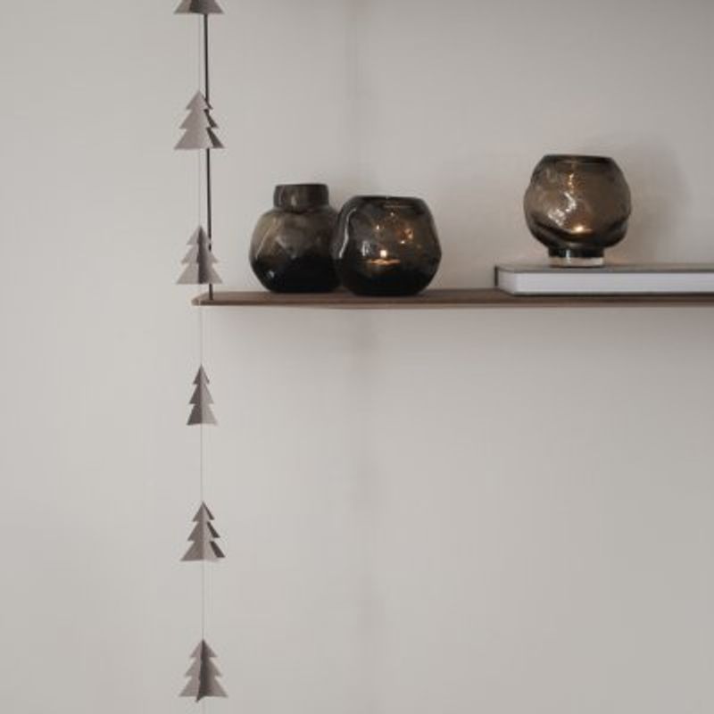 Garland Tree - mole